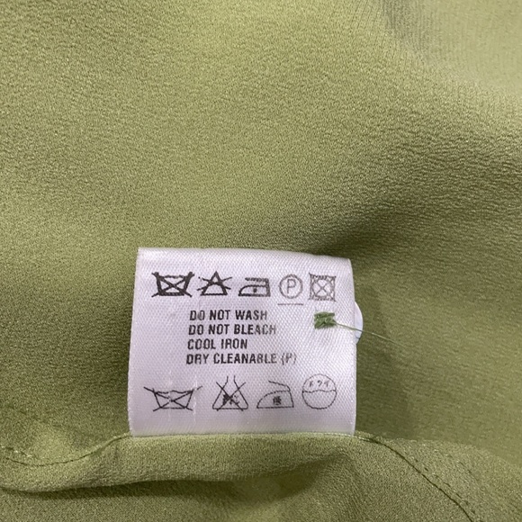 Escada - Picture 7 of 7